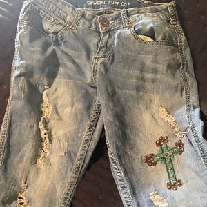 Embellished capri jeans